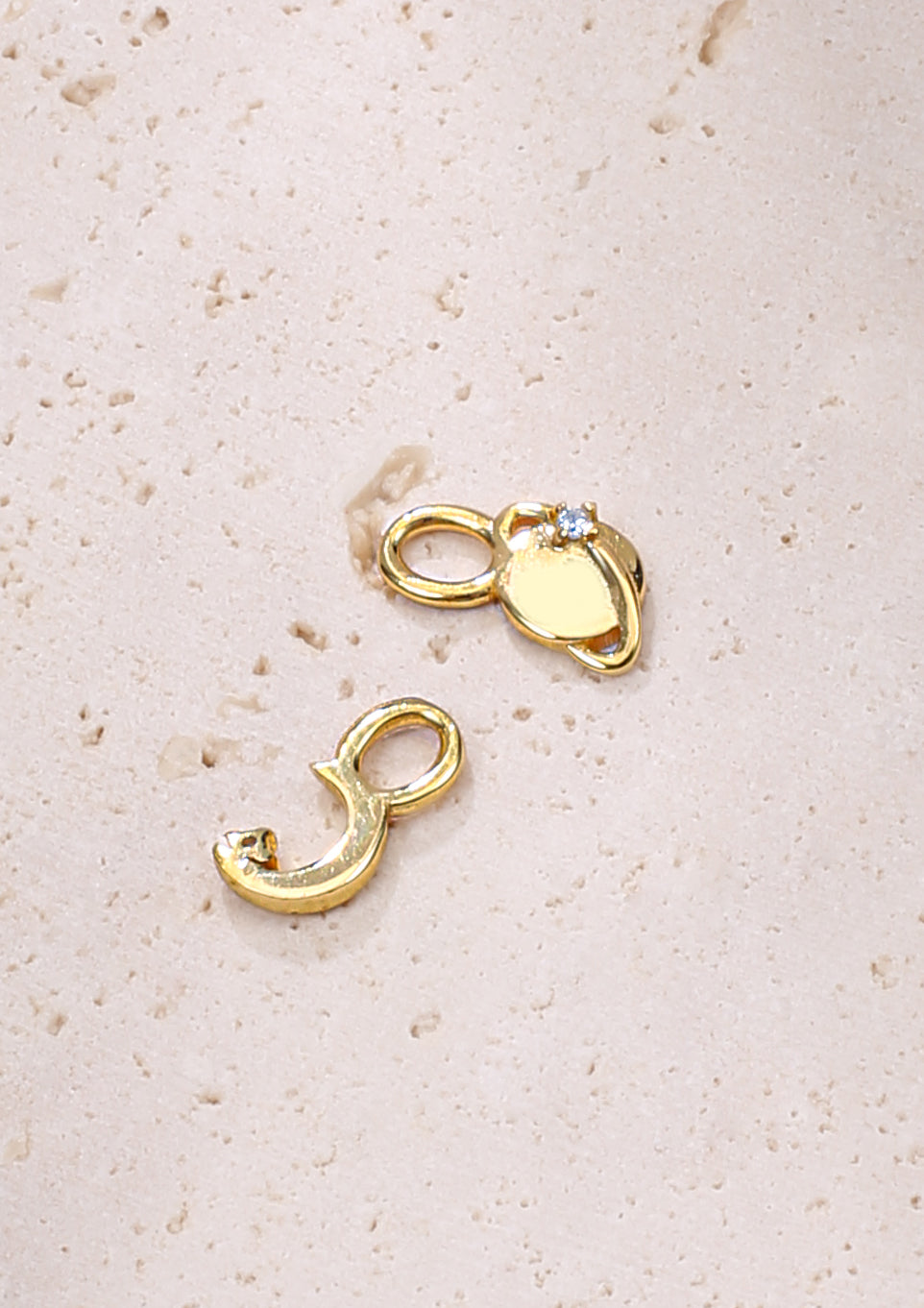 Mond und Planet Charm Creolen aus Sterlingsilber in Gold