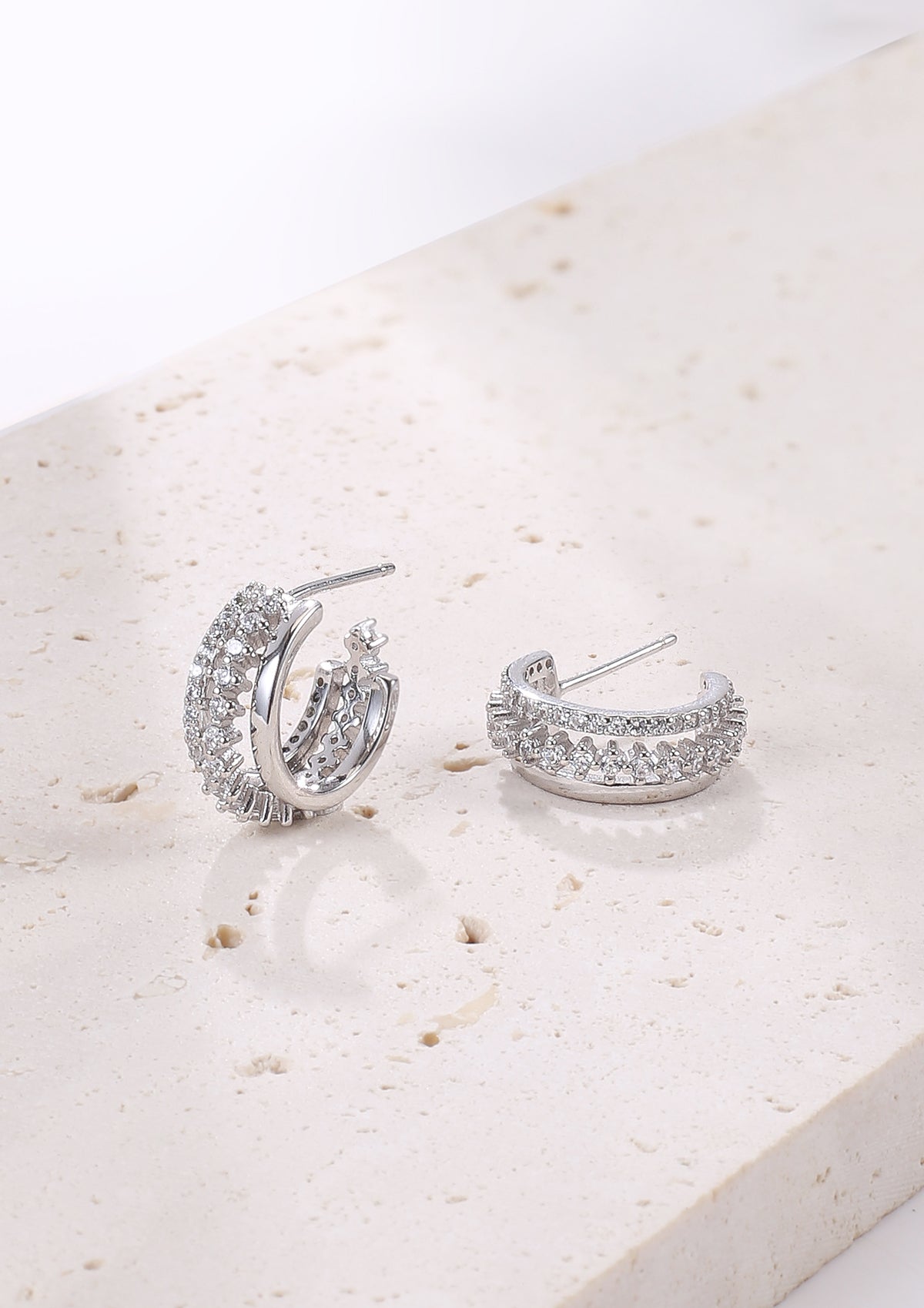 Fächerförmige Drei Bänder Creolen mit Schmucksteinen Sterlingsilber